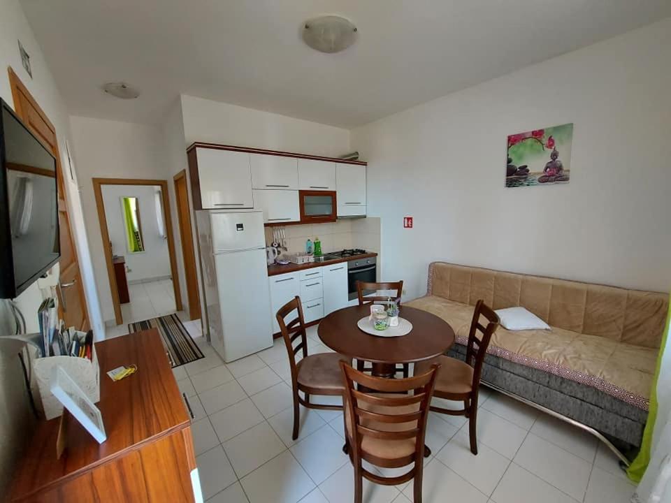 Apartments Hrestak ปริฟลากา ภายนอก รูปภาพ